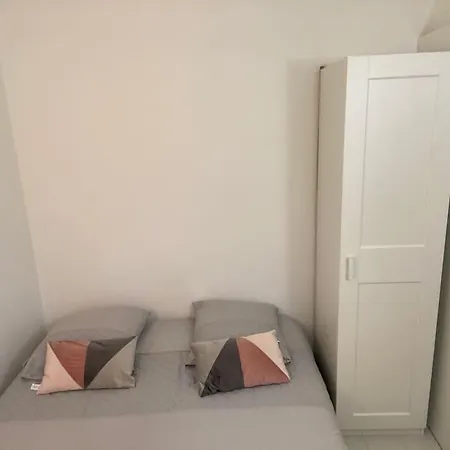 Jardins Du Port Yourhosthelper Apartment